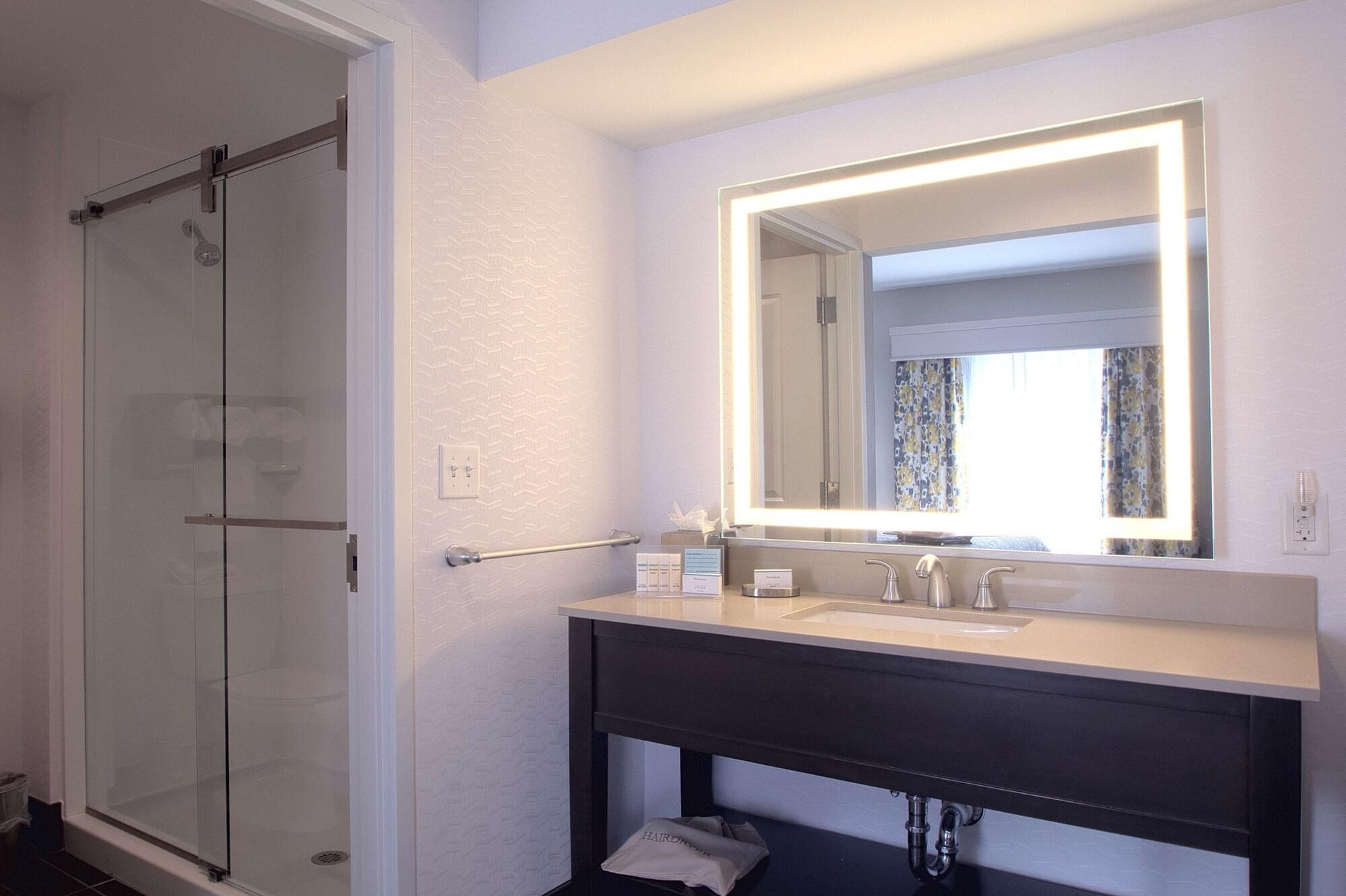 Hampton Inn & Suites Columbus/University Area Extérieur photo