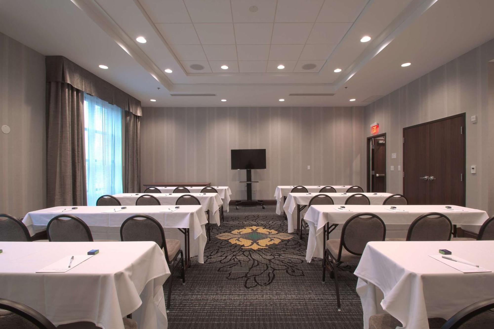 Hampton Inn & Suites Columbus/University Area Extérieur photo
