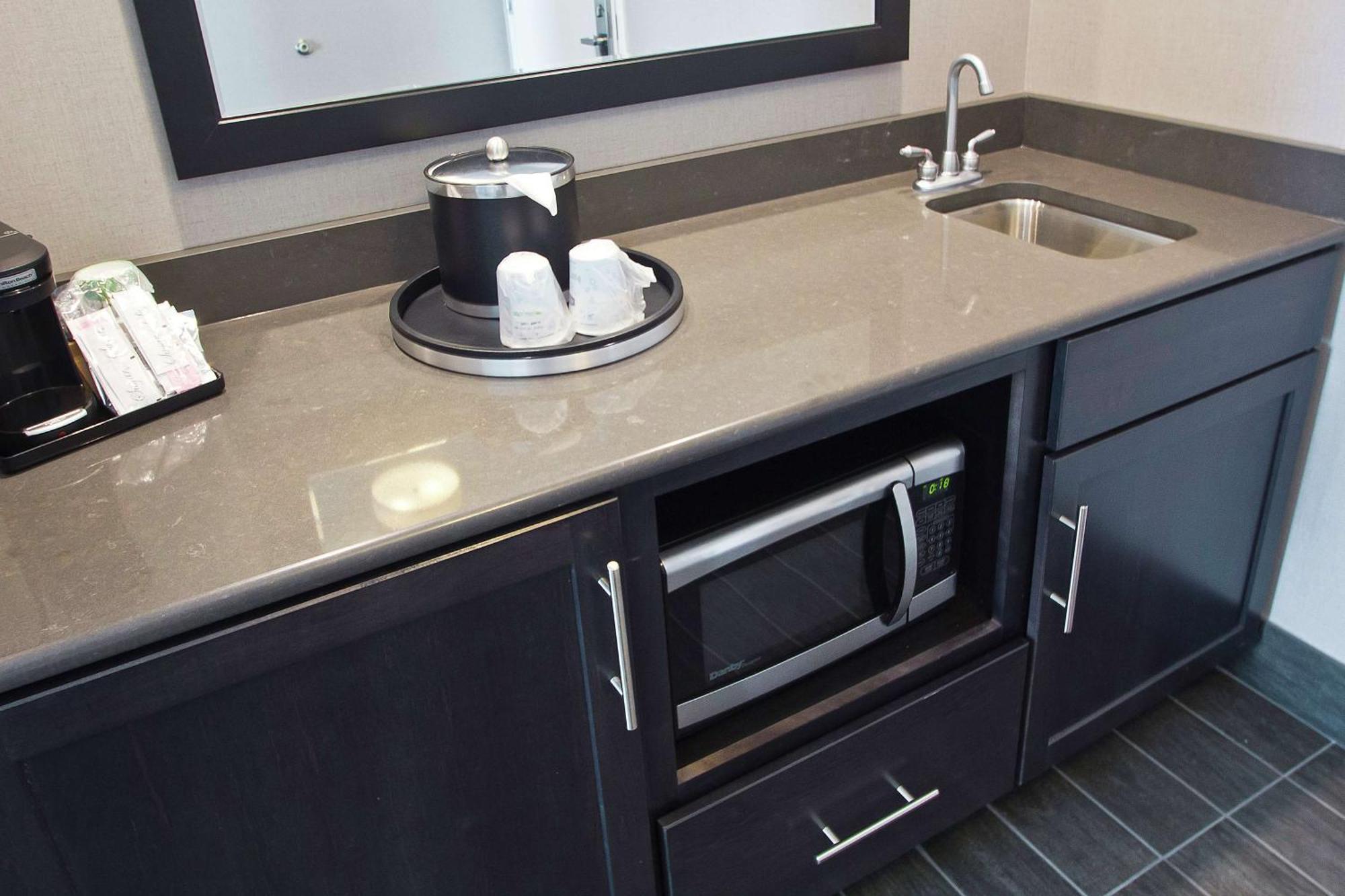 Hampton Inn & Suites Columbus/University Area Extérieur photo