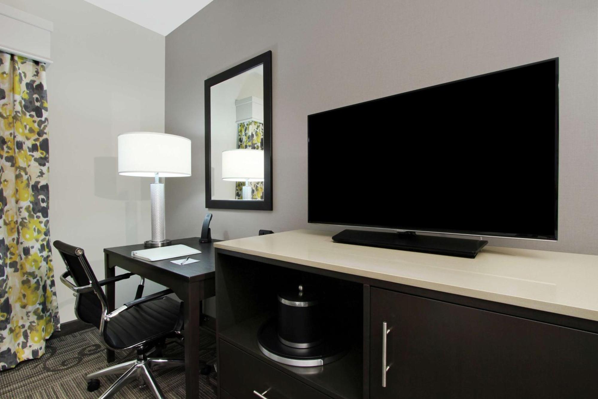 Hampton Inn & Suites Columbus/University Area Extérieur photo