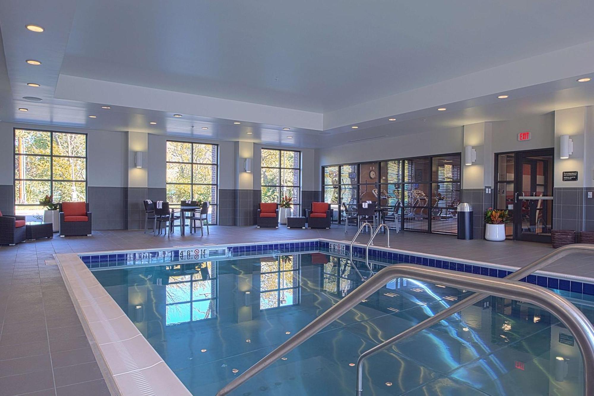 Hampton Inn & Suites Columbus/University Area Extérieur photo
