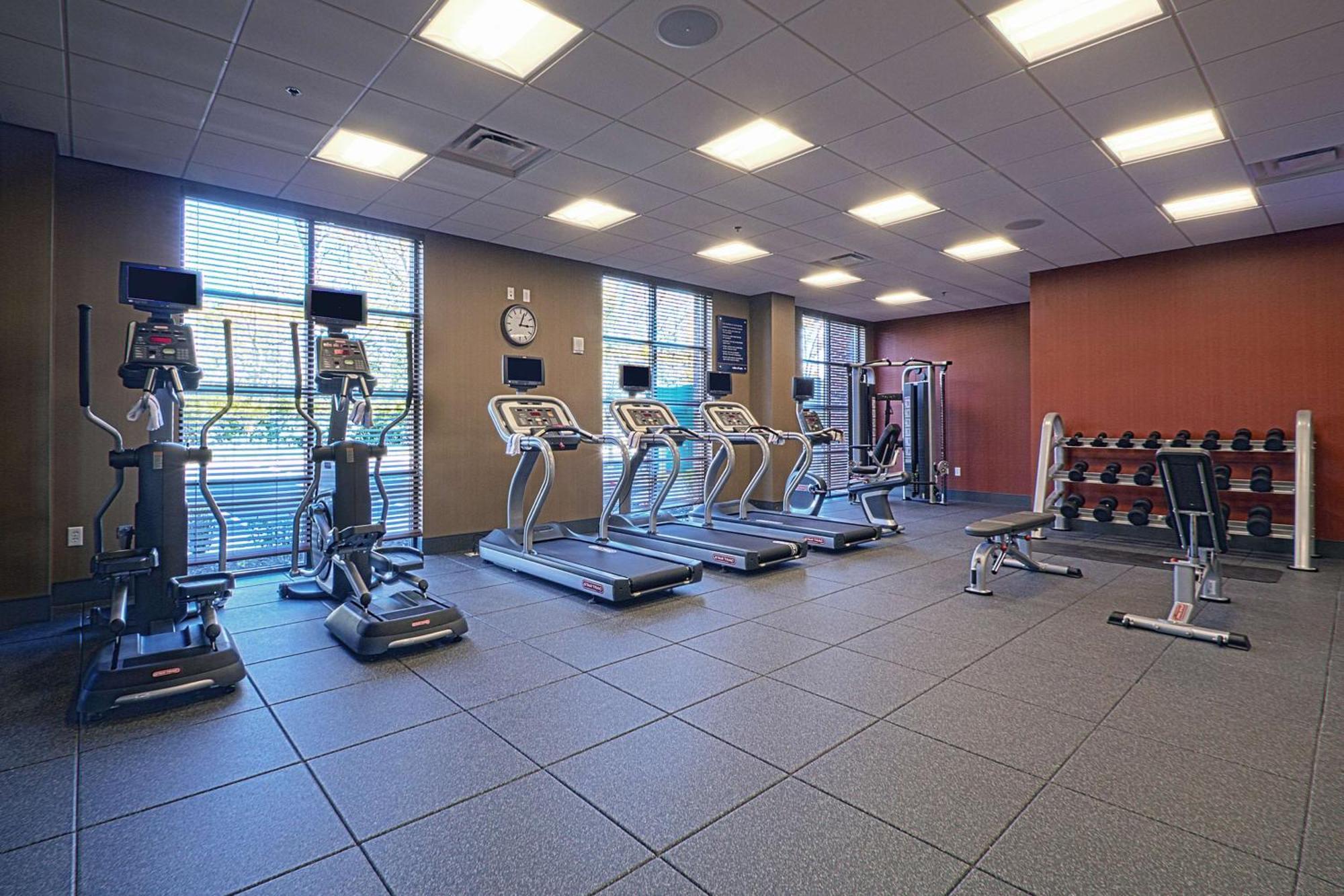 Hampton Inn & Suites Columbus/University Area Extérieur photo