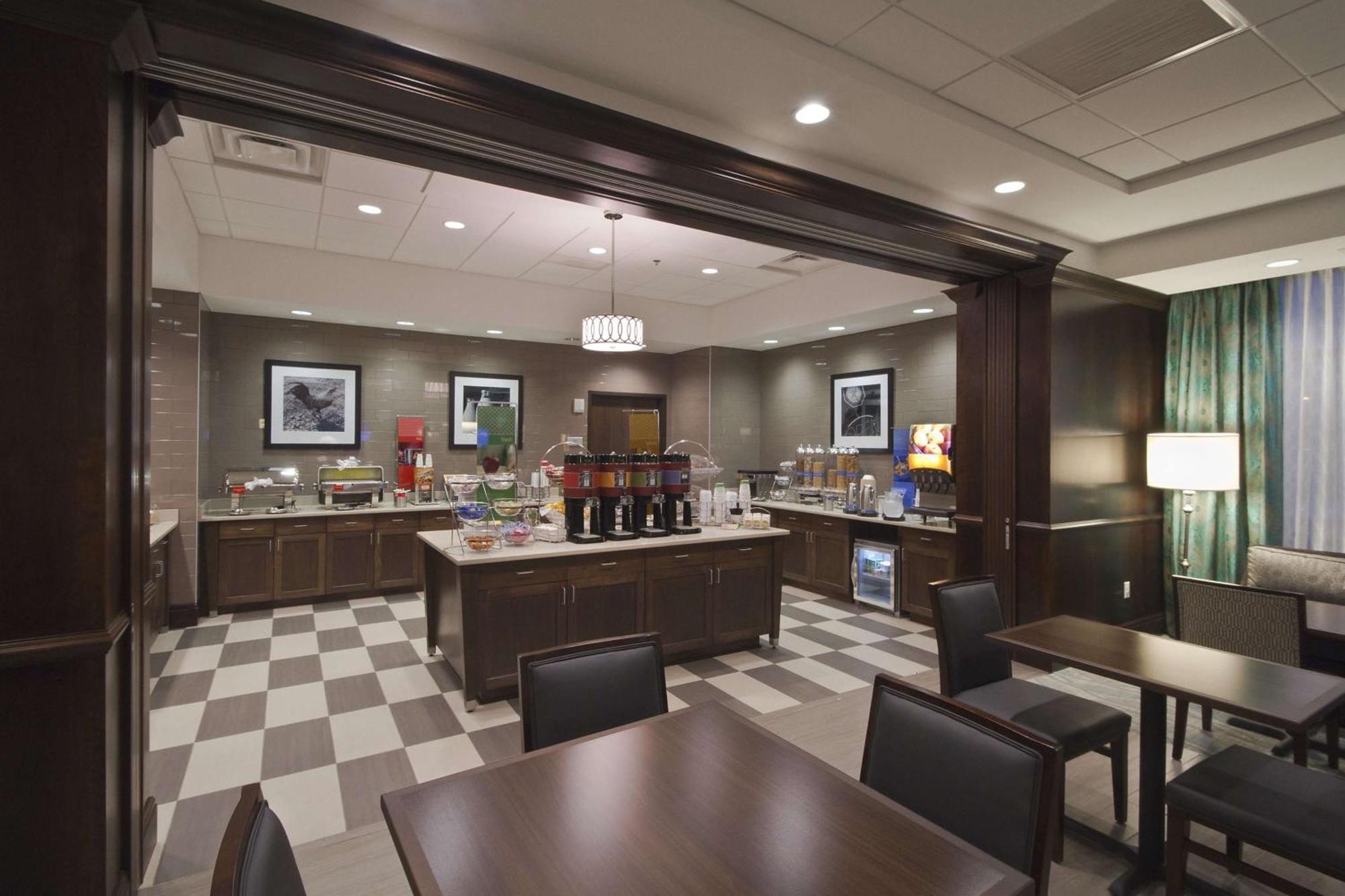 Hampton Inn & Suites Columbus/University Area Extérieur photo