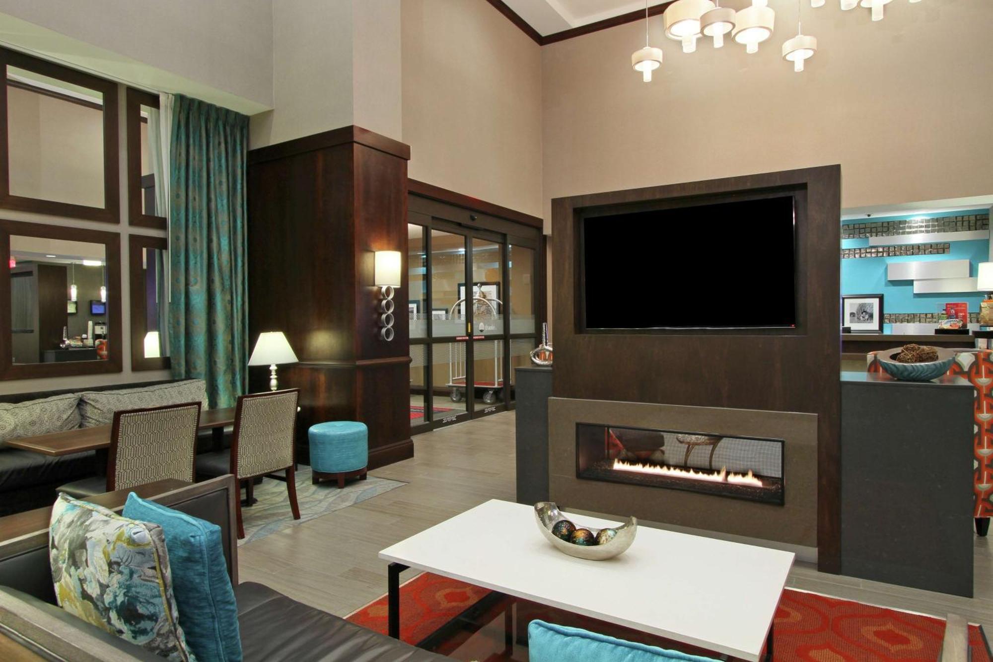 Hampton Inn & Suites Columbus/University Area Extérieur photo