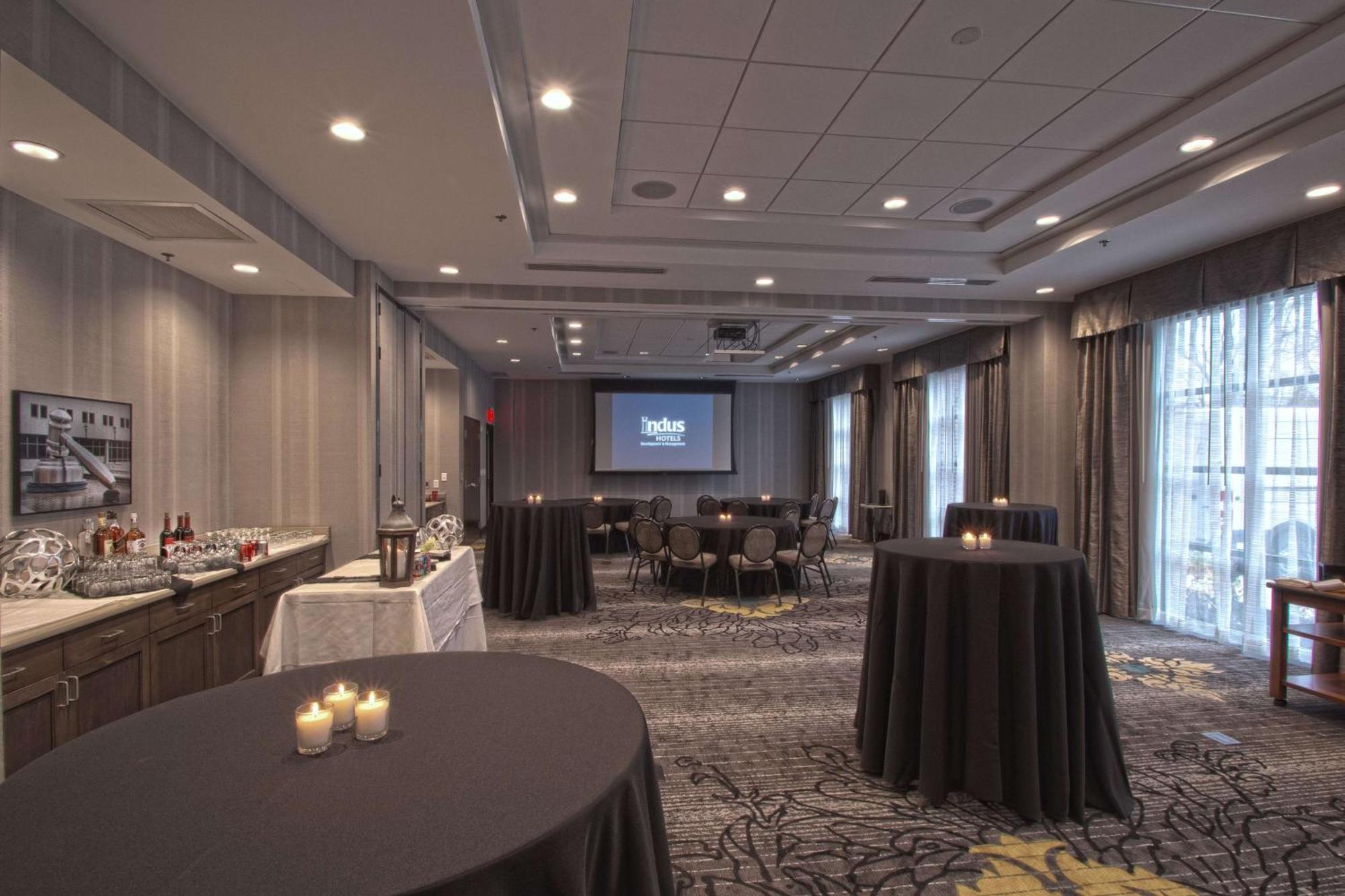 Hampton Inn & Suites Columbus/University Area Extérieur photo